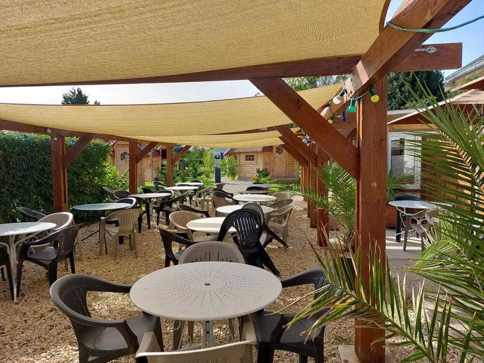 Camping Le Vallage Attigny Экстерьер фото